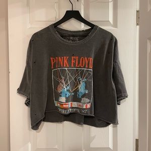 Urban Outfitters Pink Floyd cropped concert t